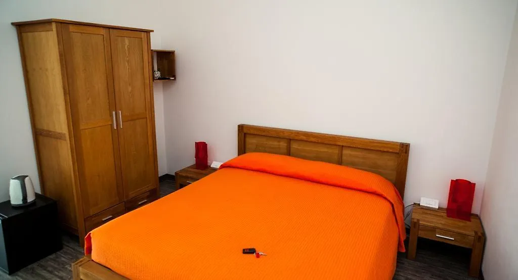 La Dolce Vita Bed & Breakfast Desenzano del Garda 0*,  Italy